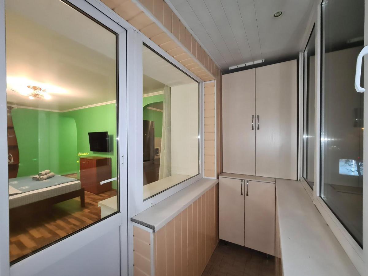 1-Room View Apartment Near Inturist On Sobornyi Avenue 143, By Grandhome Zaporizhia Exterior foto